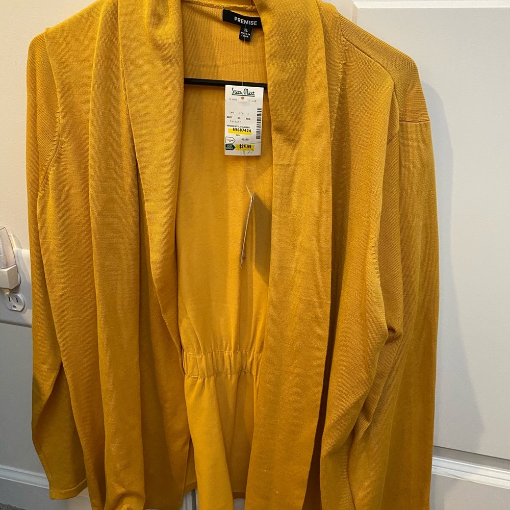 NWT gold sweater XL
